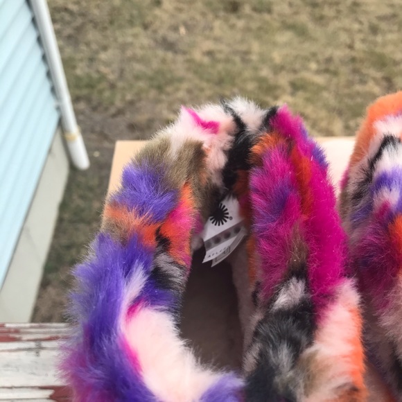 UGG Fluff Mini Quilted Motlee - Picture 6 of 7